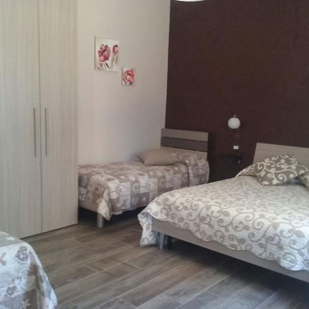 Hotel A Due Passi Dal Porto Civitavecchia Exteriér fotografie