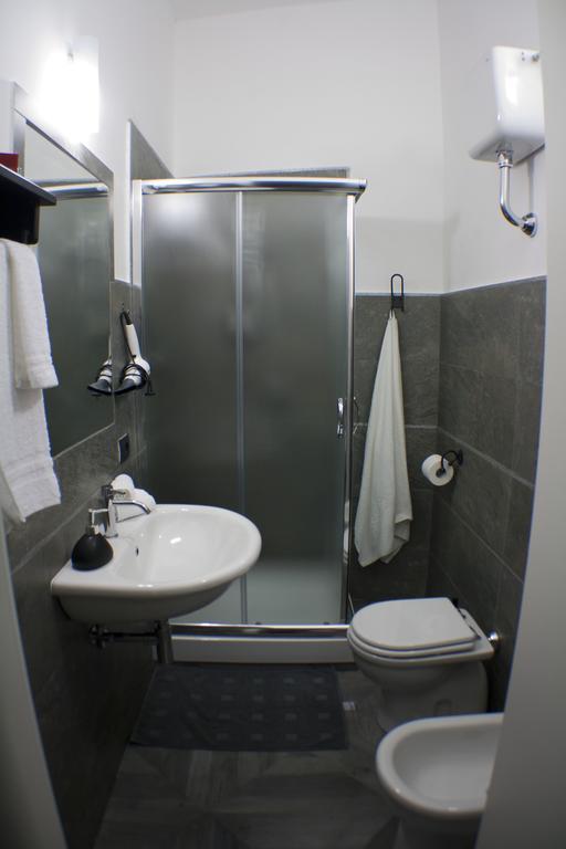 Hotel A Due Passi Dal Porto Civitavecchia Exteriér fotografie