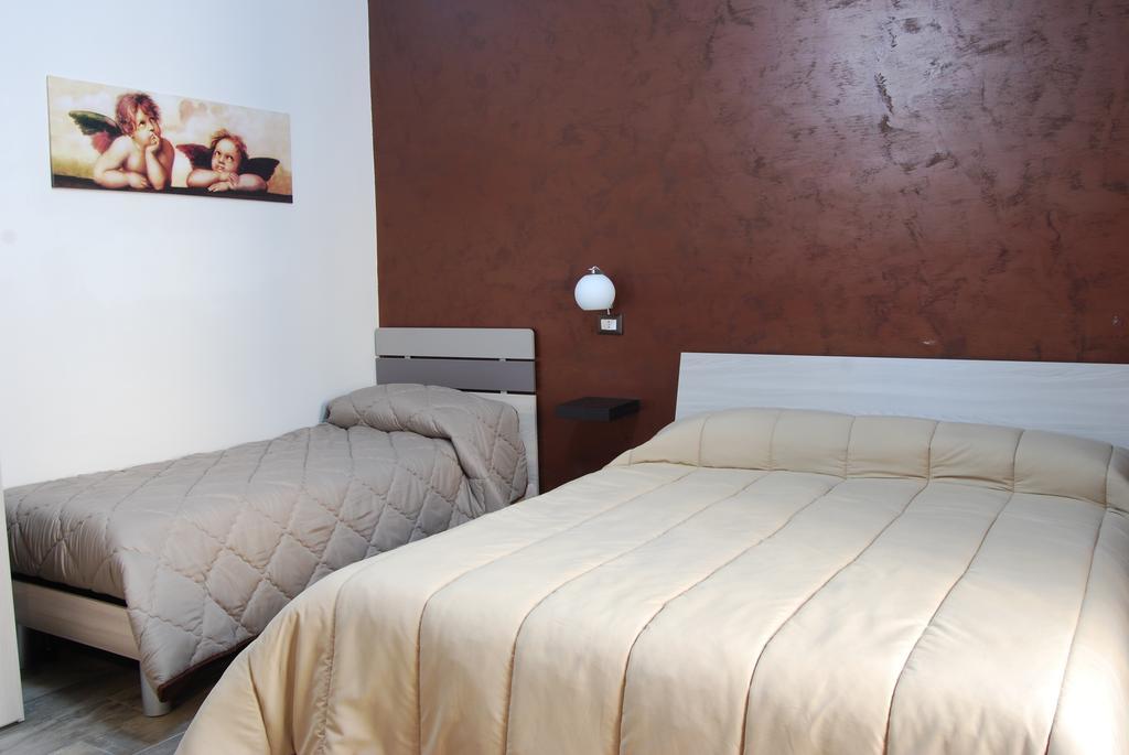 Hotel A Due Passi Dal Porto Civitavecchia Exteriér fotografie