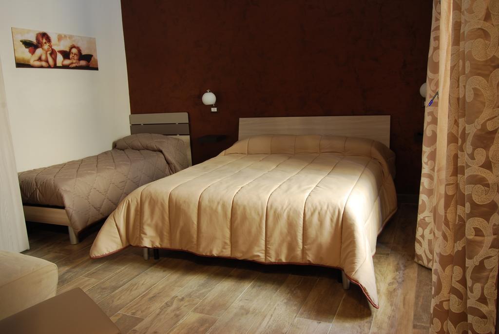 Hotel A Due Passi Dal Porto Civitavecchia Exteriér fotografie